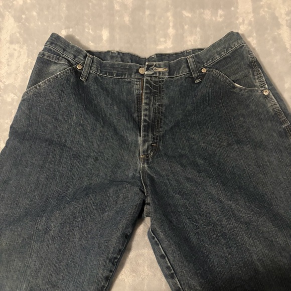 Wrangler Men's Relaxed Fit Jeans in Dark Blue - Picture 2 of 7